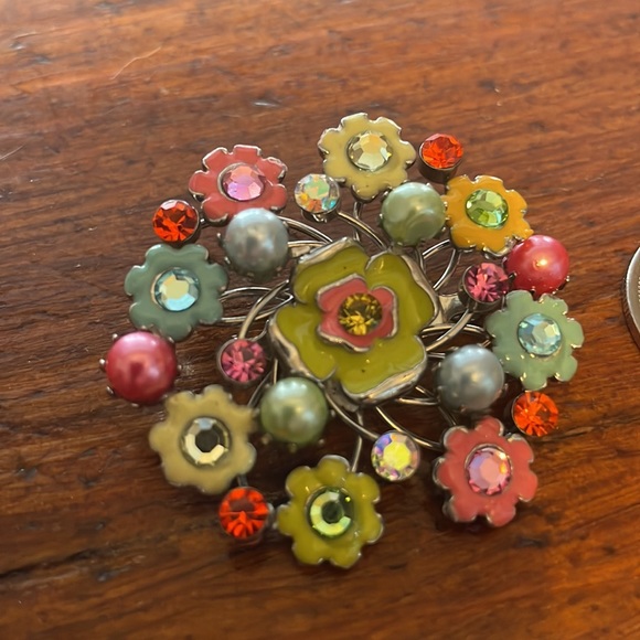 Floral enamel and rhinestone brooch - Picture 2 of 3